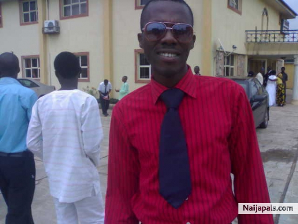 emi noni - click for next photo