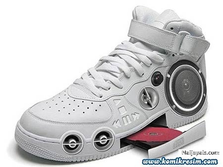 Mp3 Shoe - click for next photo
