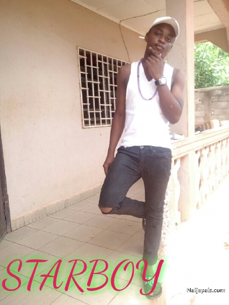 I SAY HI TO Y' ALL..! - click for next photo