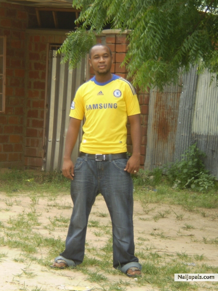 Chelsea' s Ambassador - click for next photo