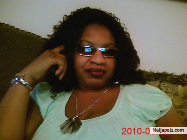Elizabeth - click for next photo