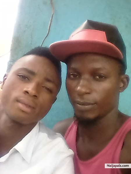 Young Kelly And Dj Set##kaduna Kanival. - click for next photo