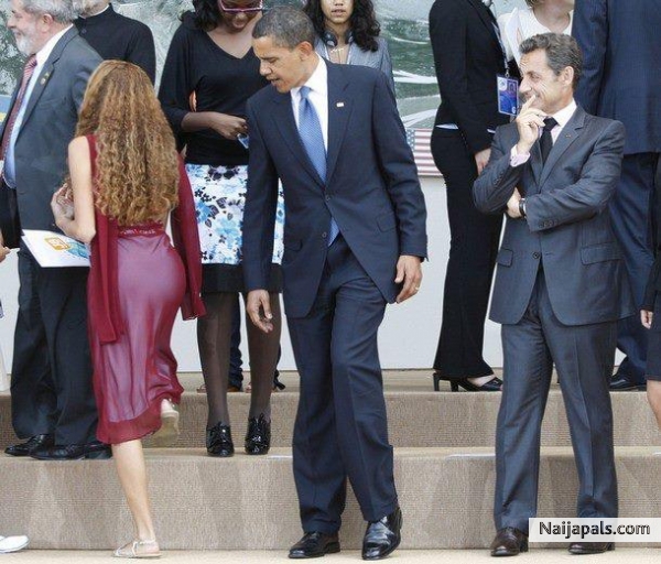 Ogling Obama - click for next photo