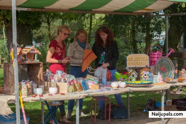 Naija market in Oegstgeest. actually call BellaNaij. Koningsdag still boiling down because 0egstgeest is late at month and day and time and ...ehmmm.. eehmm.. actually everything!! - this year. - click for next photo
