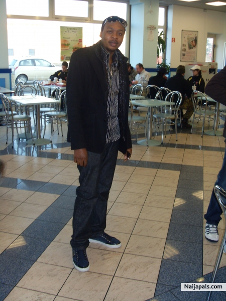  - click for next photo
