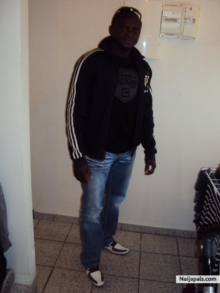  - click for next photo