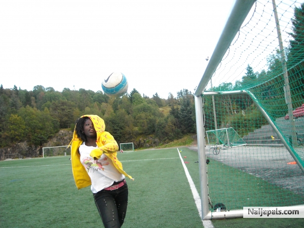  - click for next photo