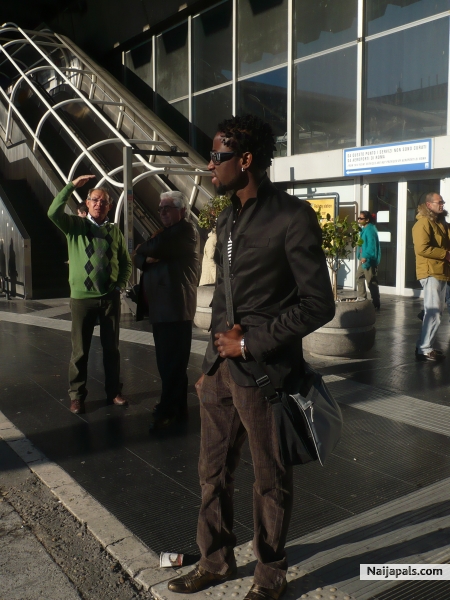 Me Roma Airport - click for next photo
