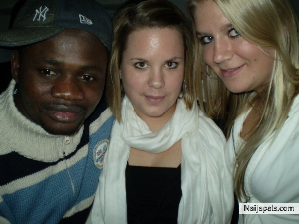 just good friends - click for next photo