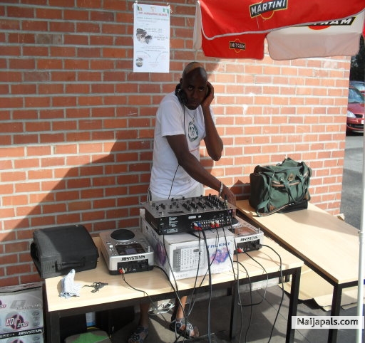 me playing in a bbq - click for next photo