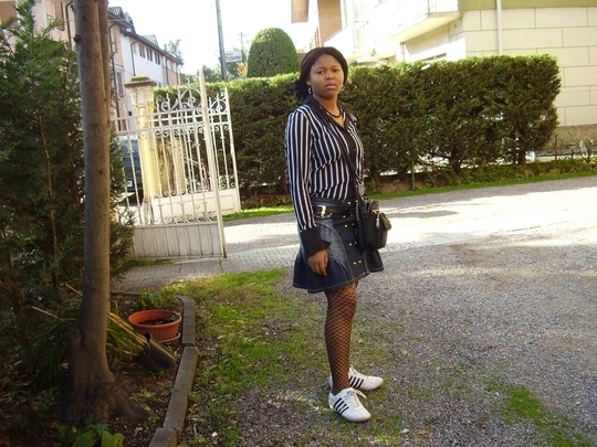  - click for next photo
