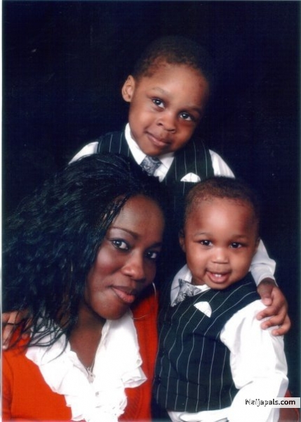 Abraham,Andrew and sweet mummy - click for next photo