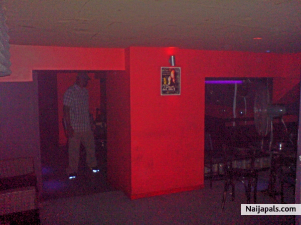 Upstairs 3... Dont try 2 fight cos Freddy d Bouncer is always there (& He' s like 2METRS; ) - click for next photo