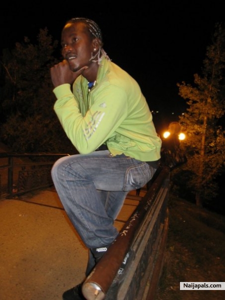 - click for next photo