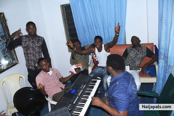 last night in Pearlstudio - click for next photo