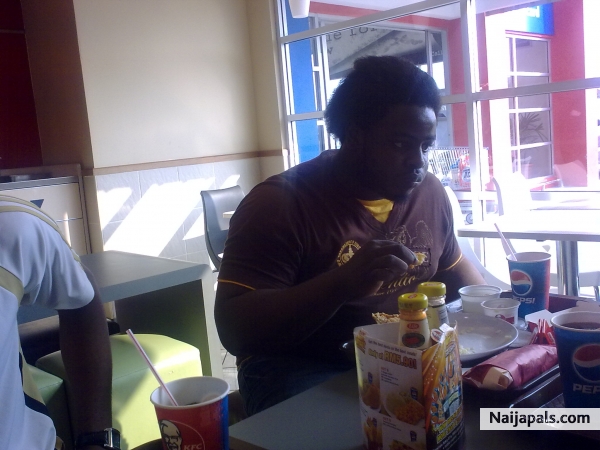 monchin at KFC - click for next photo