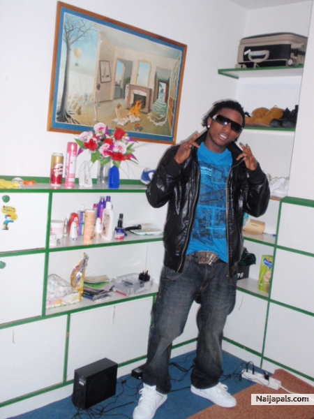  - click for next photo