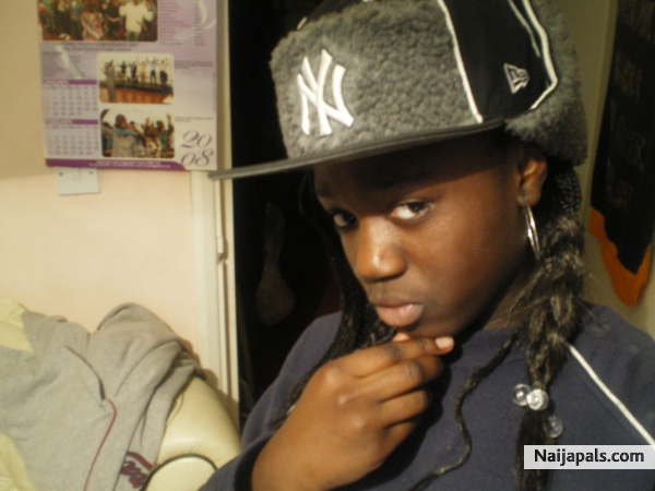 me wiv mi hat on - click for next photo