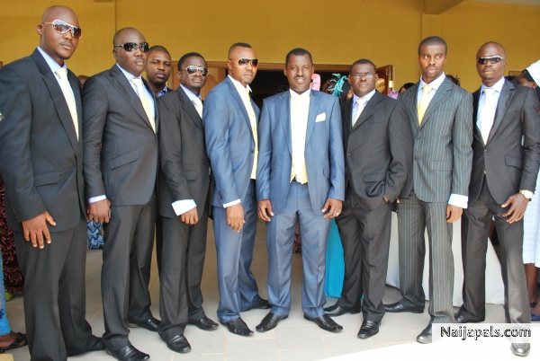 The crew...makin' the difference - click for next photo