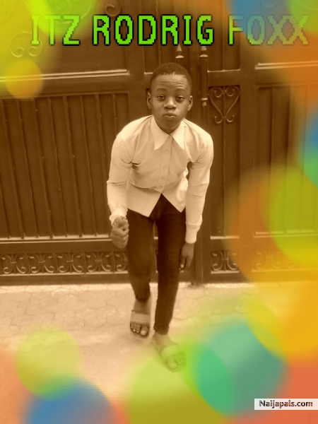 do mur of wat makes u api.... #selflove - click for next photo