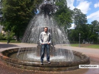  - click for next photo