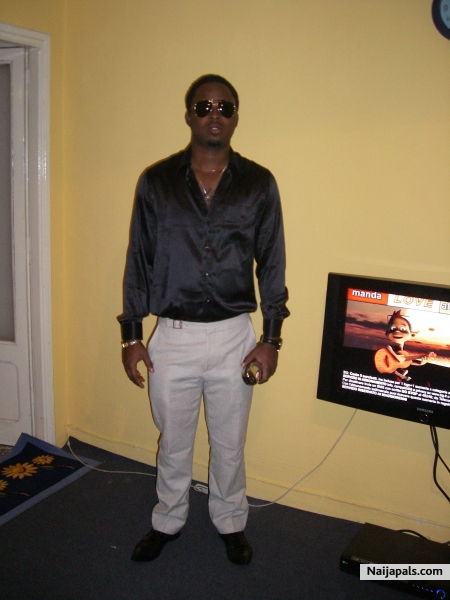  - click for next photo