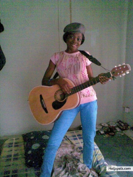 guitarist - click for next photo