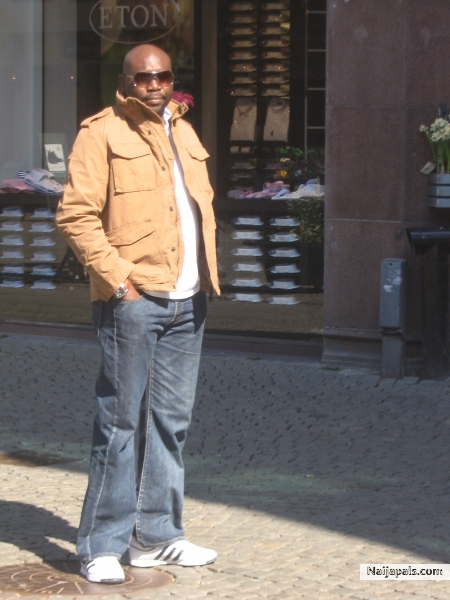  - click for next photo