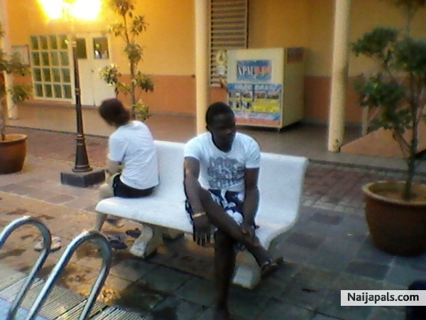  - click for next photo