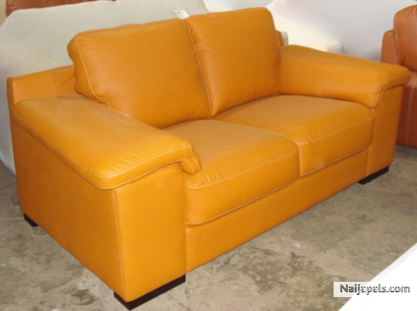 HOME SETTEE - click for next photo