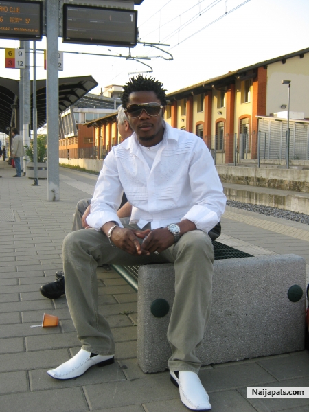  - click for next photo