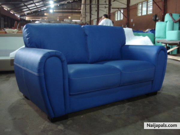 HOME SETTEE - click for next photo