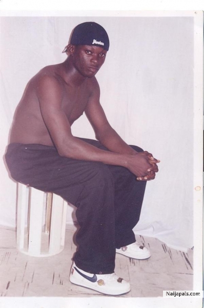 DJ Army sitting on a stool! - click for next photo