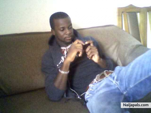 like to play with my finger - click for next photo