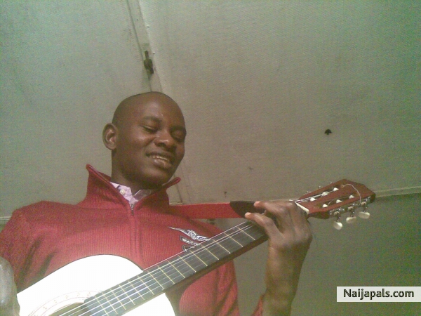 GUITAR MAN - click for next photo