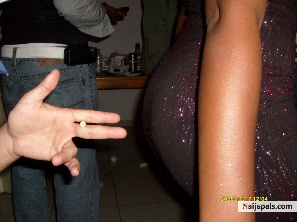 now thats the ass i been talkin bout....u see it?? - click for next photo