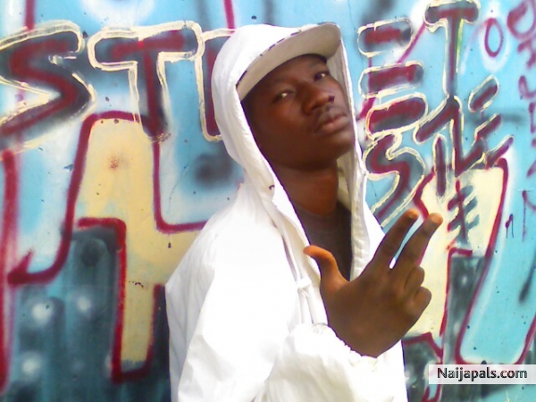 Black Jermaine chillin' on da block - click for next photo
