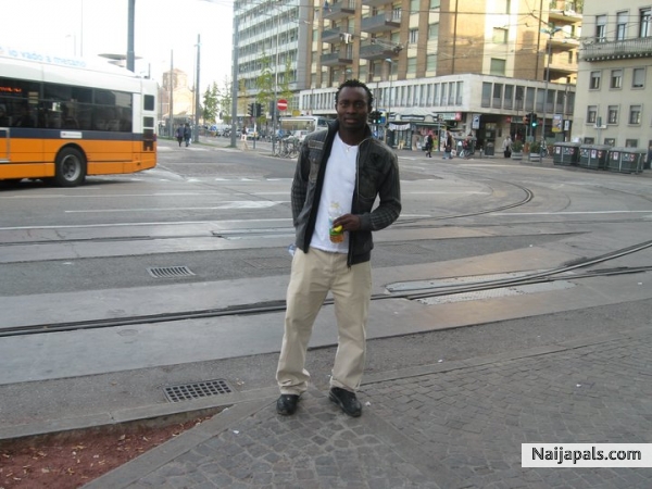  - click for next photo