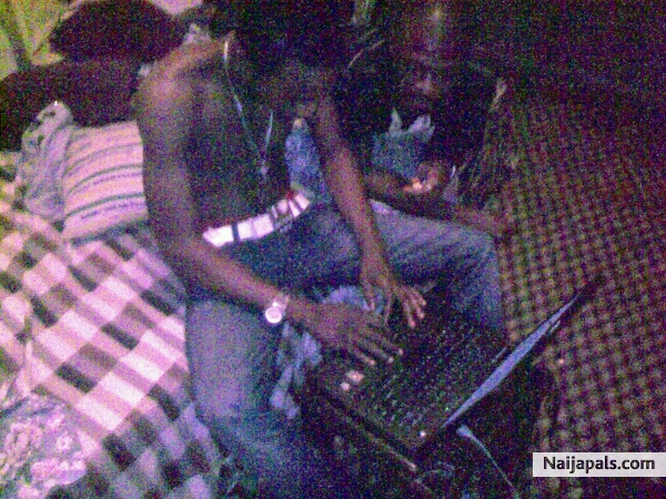  - click for next photo