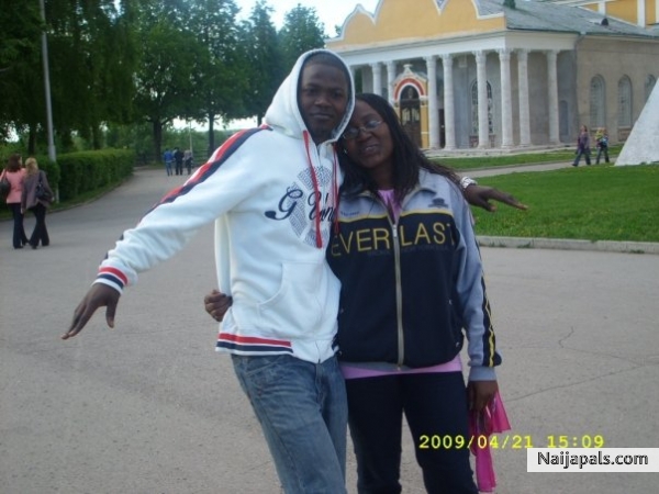 me and ma sis (Dr) - click for next photo