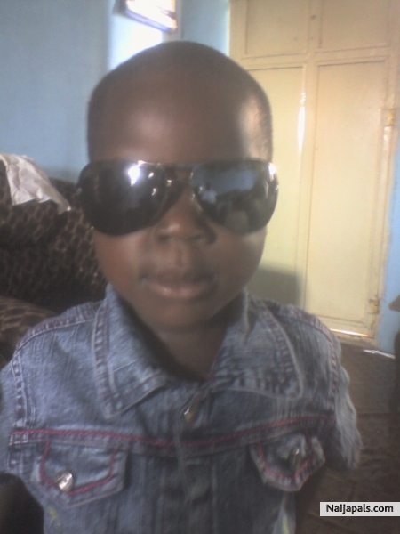 ma baby spectacles (stunners) - click for next photo