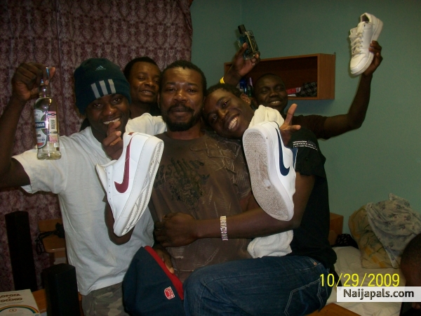 young blacks making money - click for next photo