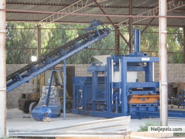 Concrete Block Making Machine BlockKing-30MS - click for next photo