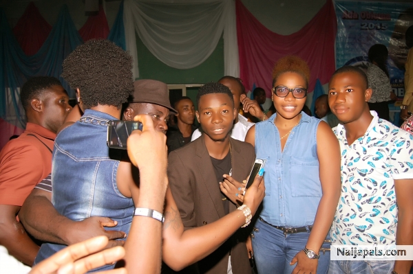 wait wait wait....what do you guyz fink about this pic fans?? - click for next photo