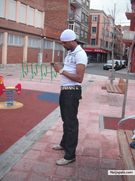  - click for next photo