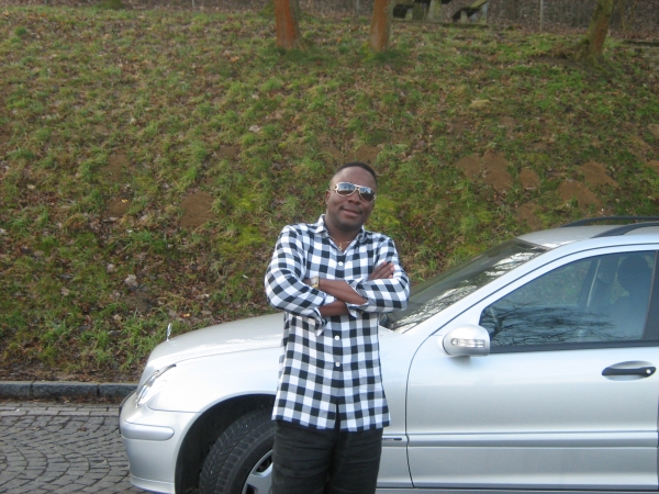  - click for next photo