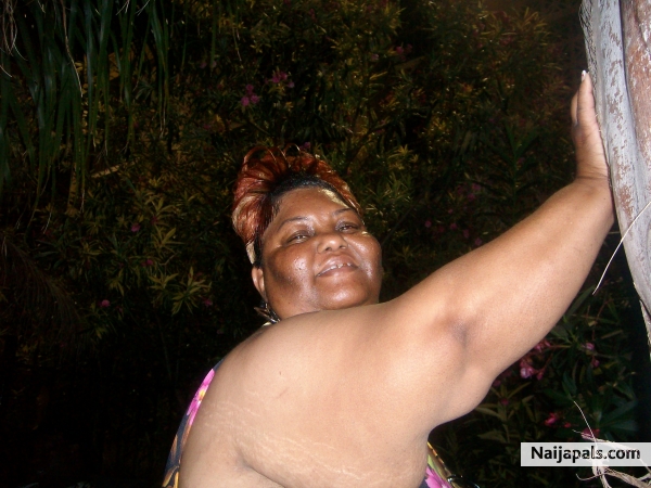 stop leanin on the tree theresa - click for next photo