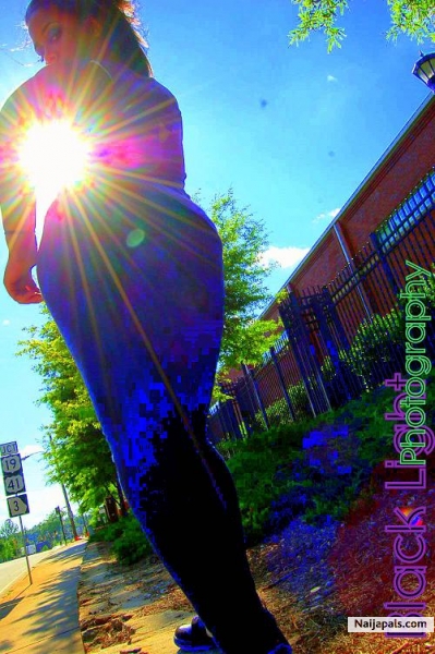 Mia holding on to the light - click for next photo