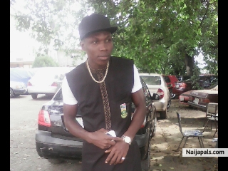 NO DULLING HERE NA BE THE yungstar...Dkcino the play boy. - click for next photo