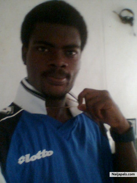 me chilling in my hostel room - click for next photo